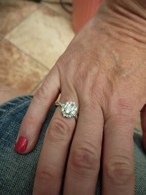 Silver-Tone Oval Halo Ring with Clear Center Stone - White/Silver Size 7
